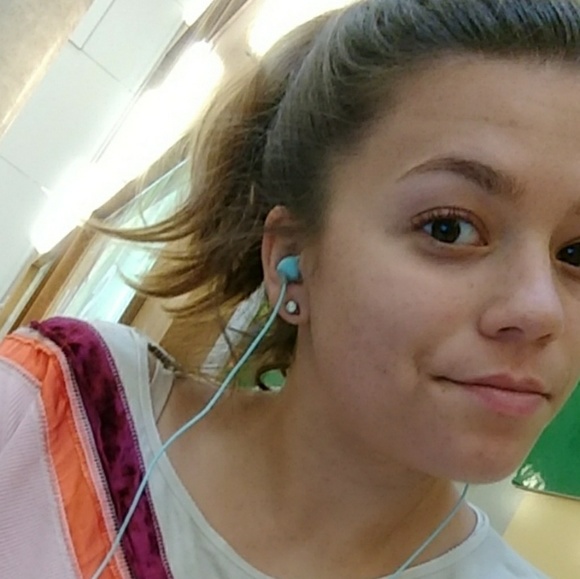 Meet your Posher, Anna - Picture 1 of 1